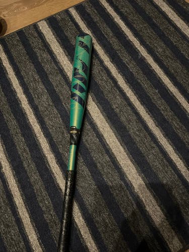 2023 Louisville Slugger Bat (-3) 28 oz 31" (Used)