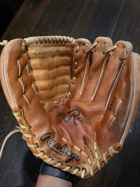 Rawlings Men's Brown Edge-U-Cated Heel Deep Well Pocket RHT Baseball Glove 9380