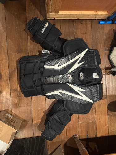 Medium Brian's Optik 2 Goalie Chest Protector (New)