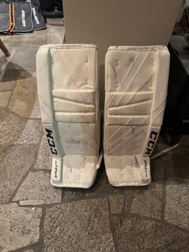 30" CCM Extreme Flex 5.9 Goalie Leg Pads (New)