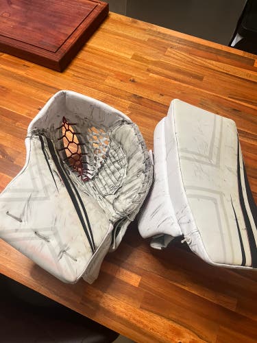 Bauer Mach Senior Glove Set Pro-Stock