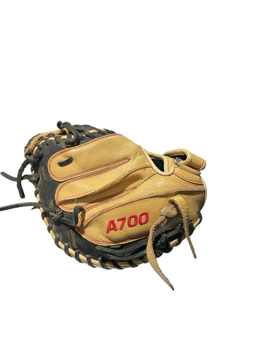 Used Wilson A700 BB/SB Catchers RH Throw Black 32 1/2" 11834-S000047687
