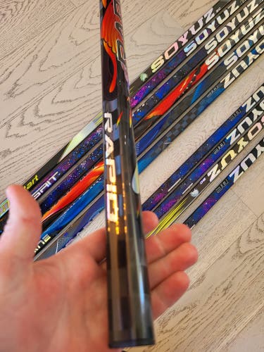 Senior Soyuz rapid fire 2 Right Handed Hockey Stick P28 70 Flex (New)
