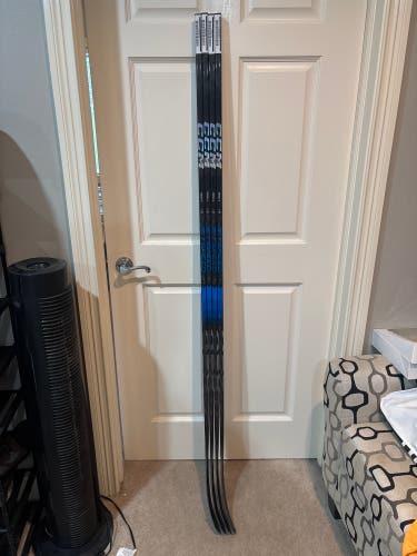 Senior CCM JetSpeed FT7 Pro Right Handed Hockey Stick P28 Max Blade 85 Flex (New)