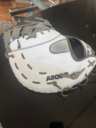 ALMOST NEW | WINTER 2025 Wilson A2000 FP1620SS 12.5" First Base Fastpitch Softball Glove | FAST SH
