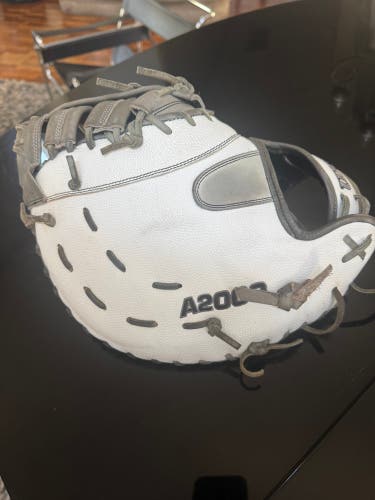 ALMOST NEW | WINTER 2025 Wilson A2000 FP1620SS 12.5" First Base Fastpitch Softball Glove | FAST SH