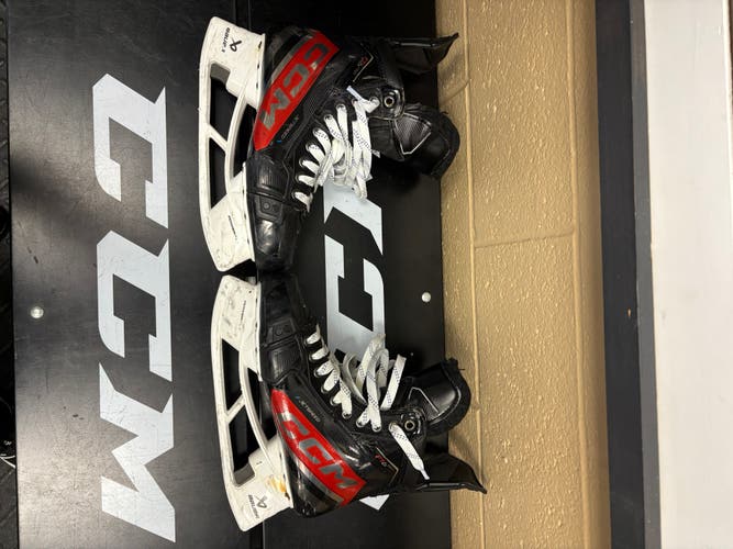 2023 CCM JetSpeed FT6 Pro Hockey Skates Regular Width Pro Stock 8.75 (Used)