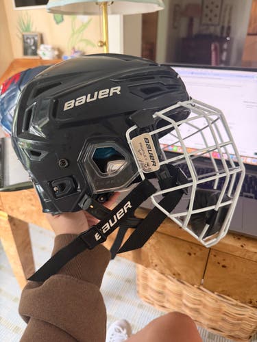 Small Bauer Re-Akt 150 Helmet (Used)