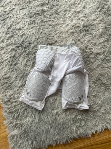 Small Adult Under Armour (Used)