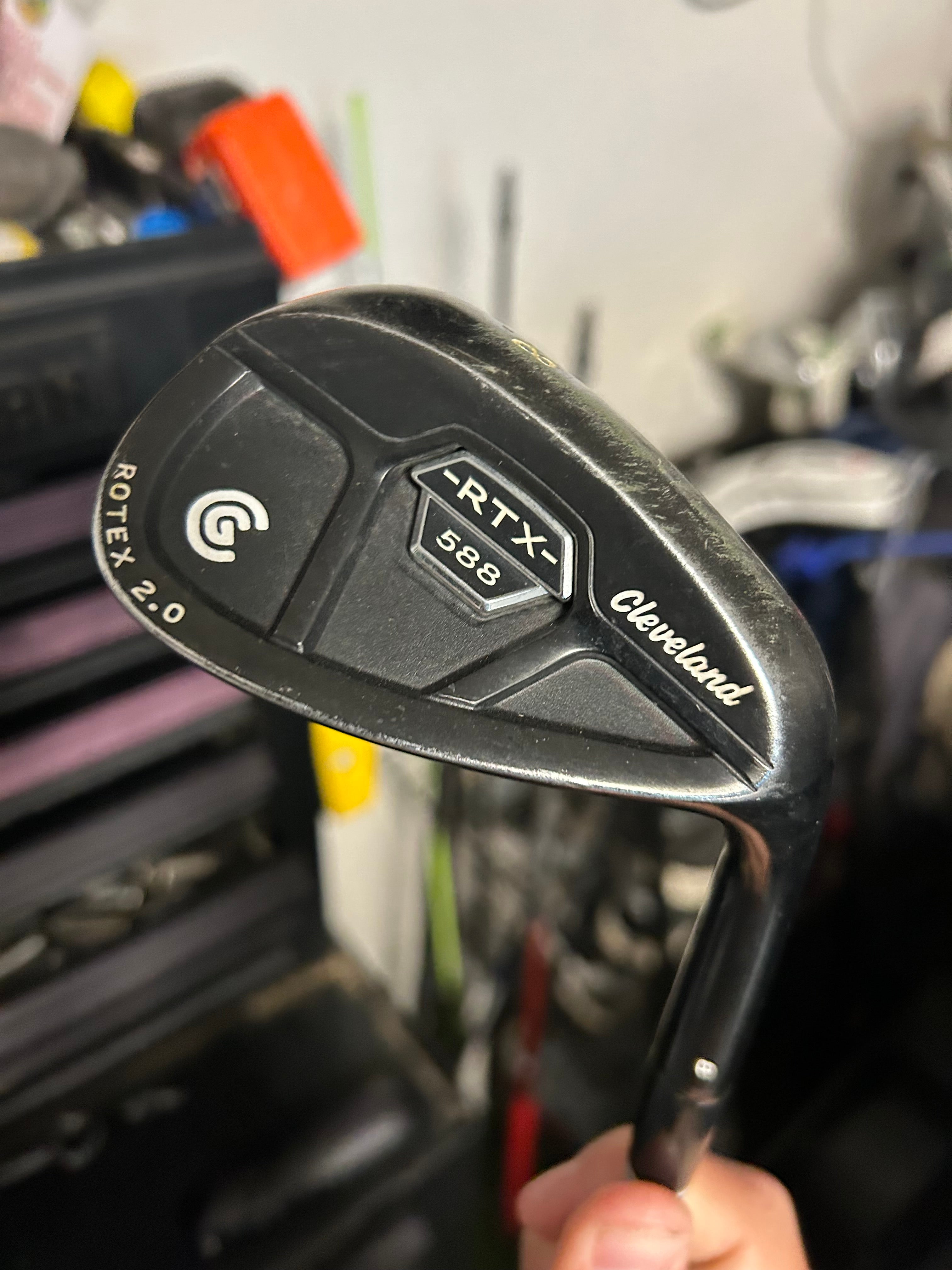 Men's Cleveland 588 RTX Black Pearl Right Handed Wedge Wedge Flex