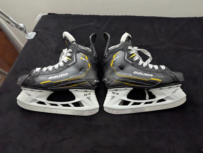 Used Bauer Supreme M5 Pro Hockey Skates Size 3.5 D Two Pairs of Step Steel Runners