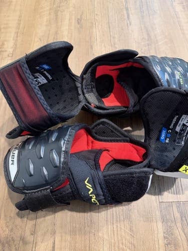 Senior Medium Bauer Vapor Hyperlite Elbow Pads (Used)