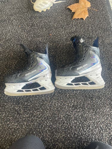 2025 Bauer Vapor Flylite Hockey Skates Regular Width 13 (Used)