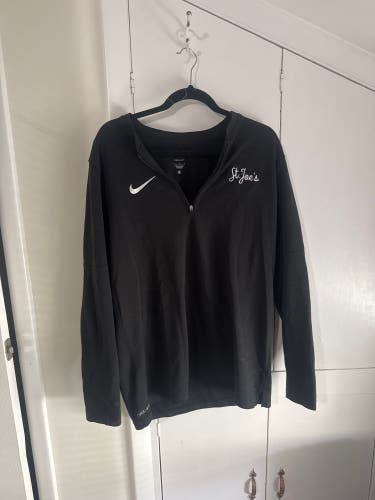 Black Men's Large Nike Sweatshirt (Used)