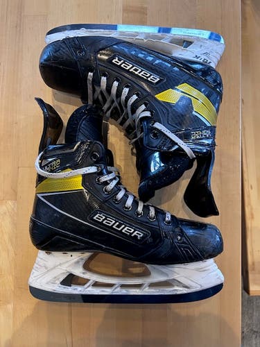 Bauer Supreme UltraSonic Hockey Skates Regular Width Pro Stock 8 (Used)