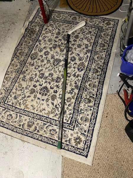 Senior Bauer Vapor Hyperlite 2 Right Handed Hockey Stick P92 77 Flex (Used)
