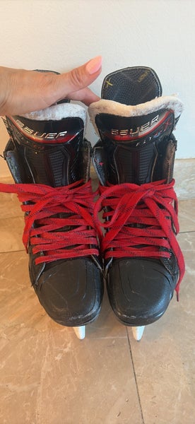 Black 2025 Bauer Vapor Fly40 Hockey Skates Wide Width 6.5 (Used)