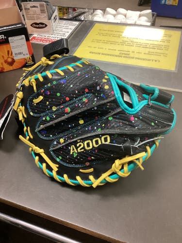 Wilson A2000 RH Catcher's Baseball Glove 33" (New)- 2793/1613
