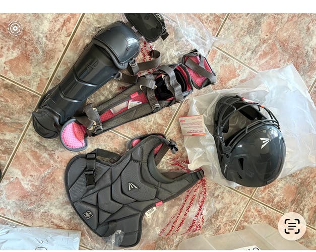 Youth Easton Catcher's Combo (New)