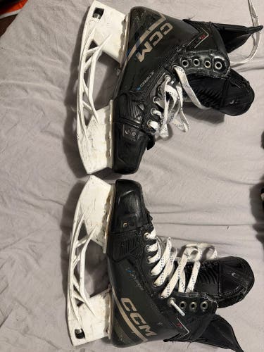 Black/Gray 2023 CCM JetSpeed FT6 Pro Hockey Skates Regular Width Pro Stock 7 (Used)