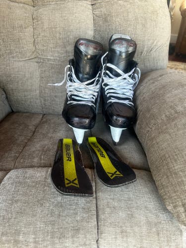 Black/Gray 2024 Bauer Vapor Hyperlite 2 Hockey Skates Regular Width 9 (Used)