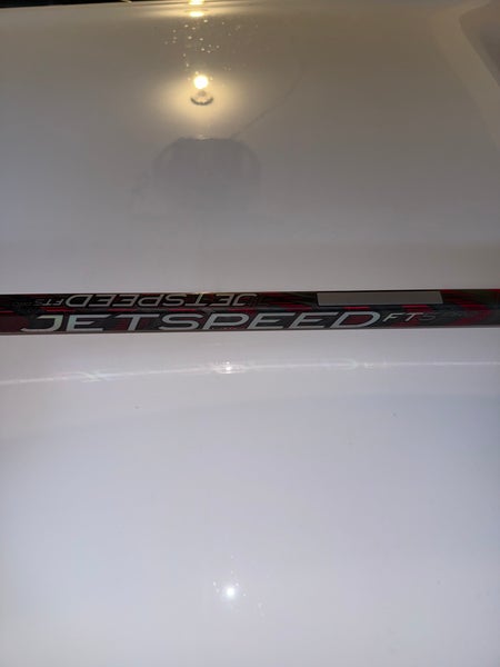Senior CCM JetSpeed FT5 Pro Right Handed Hockey Stick P28 85 Flex (Used)