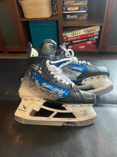 Blue 2023 Bauer Vapor Hyperlite 2 Hockey Skates Pro Stock 7.5 (Used)
