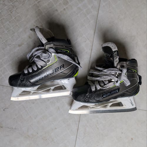 Bauer Elite Hockey Goalie Skates Regular Width Size 3 (Used)