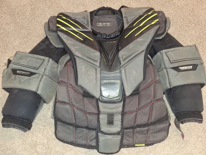 SENIOR LARGE Bauer Vapor Hyperlite Goalie Chest Protector Pro Stock (Used)