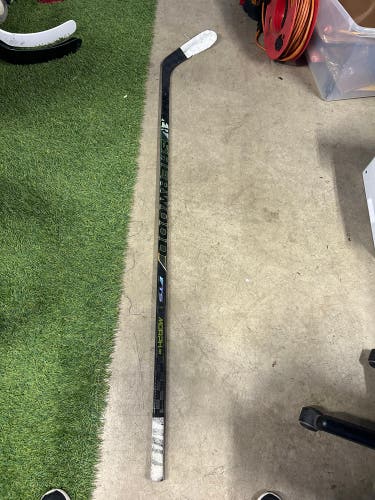 Senior Sher-Wood Rekker Morph Pro Right Handed Hockey Stick PP28 68 Flex (Used)