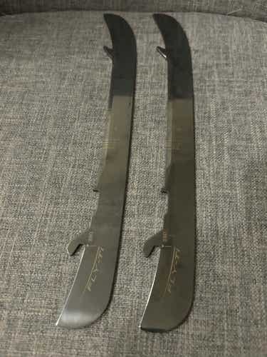 Bauer Fly Ti Hockey Steel Runners, Size 280 New