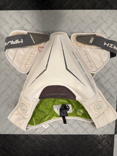 Medium Adult Maverik MAX EKG Shoulder Pads (Used)