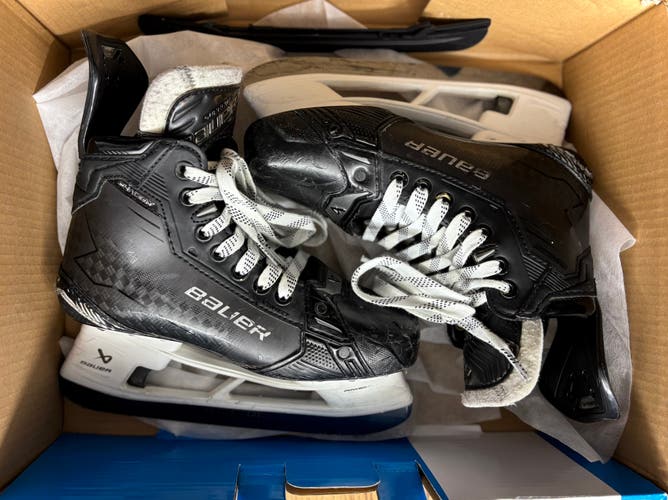 Bauer Supreme Shadow Hockey Skates - Intermediate 5.5 / Regular Width (Excellent Condition)