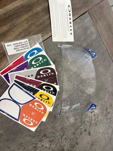 Youth Medium Schutt F7 Helmet (Used)