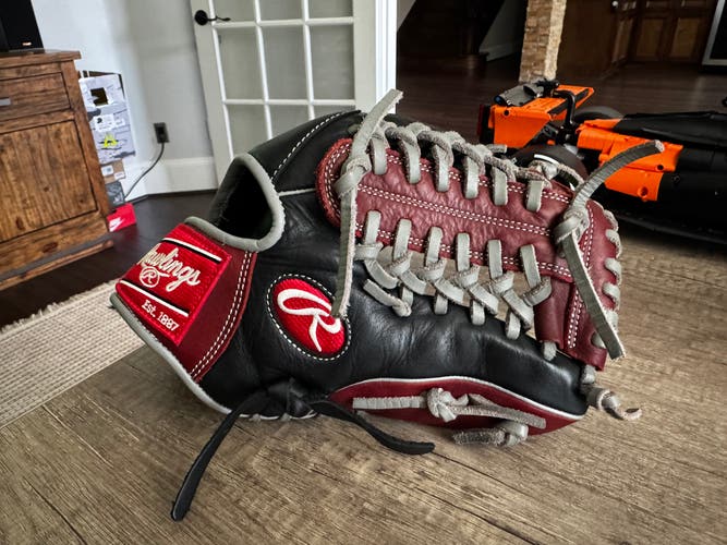 Rawlings R9 RH Baseball Glove 11.75" (Used)