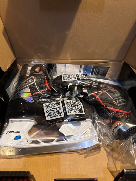 2023 True HZRDUS 7x Hockey Skates Regular Width 6.5 (New)
