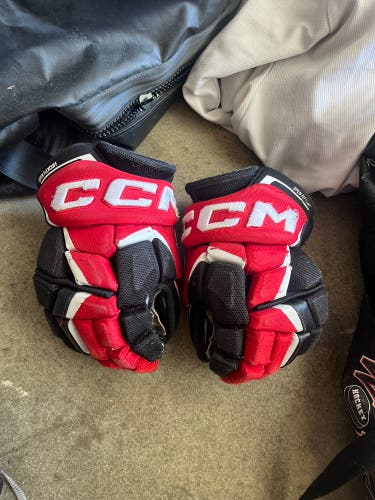 CCM JetSpeed FT6 Pro Gloves 13" (Used)