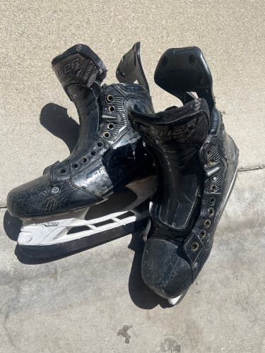 Black 2022 Bauer Supreme Mach Hockey Skates 7.5 (Used)