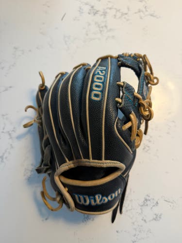Wilson A2000 RH Baseball Glove 11.5" (Used)