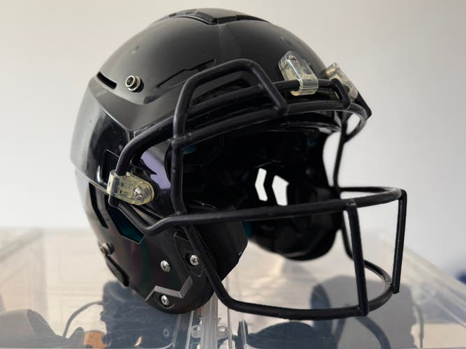 Schutt F7 LX1 Black Football Helmet (Youth Large)