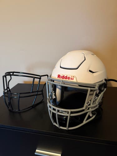 Youth Small/Medium Riddell SpeedFlex Helmet (New)