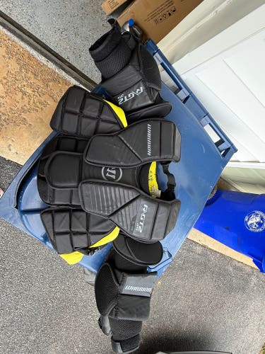 Small / Medium Warrior Ritual GT2 Goalie Chest Protector (Used)