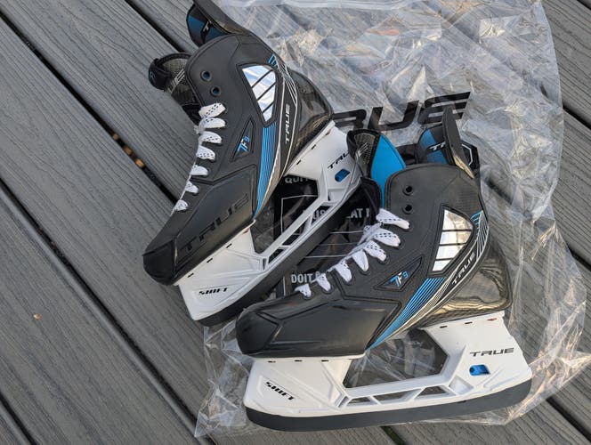 True TF9 Hockey Skates Regular Width 7 (New)