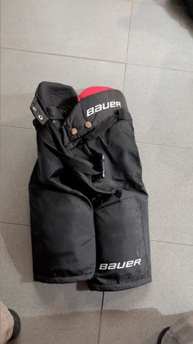 Junior Large Bauer X60 Hockey Pants (Used)