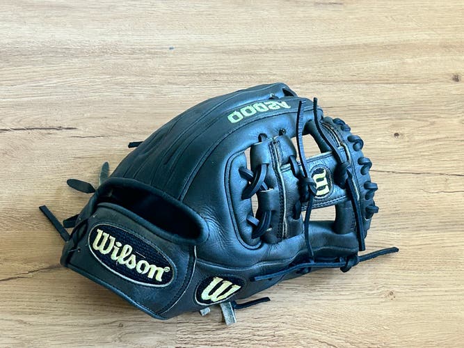 Wilson A2000 RH Infield Baseball Glove 11.25" (Used)