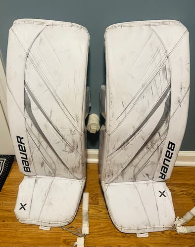 White Large Intermediate (32 +) Bauer Vapor X5 Pro Goalie Leg Pads (Used)