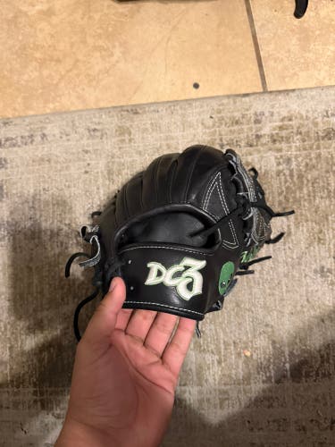 Custom DC3 Alien 12.25" Basket Web