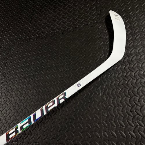 Senior Bauer Proto2 Right Handed Hockey Stick P28 87 Flex (New) -White