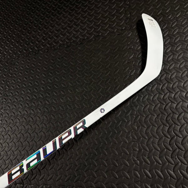 Senior Bauer Proto2 Right Handed Hockey Stick P28 87 Flex (New) -White