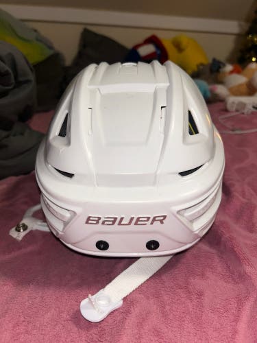 Large Bauer Re-Akt 150 Helmet (Used)
